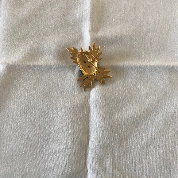 GOLD BROOCH WITH GREEN FROG!! - Picture 2 of 2